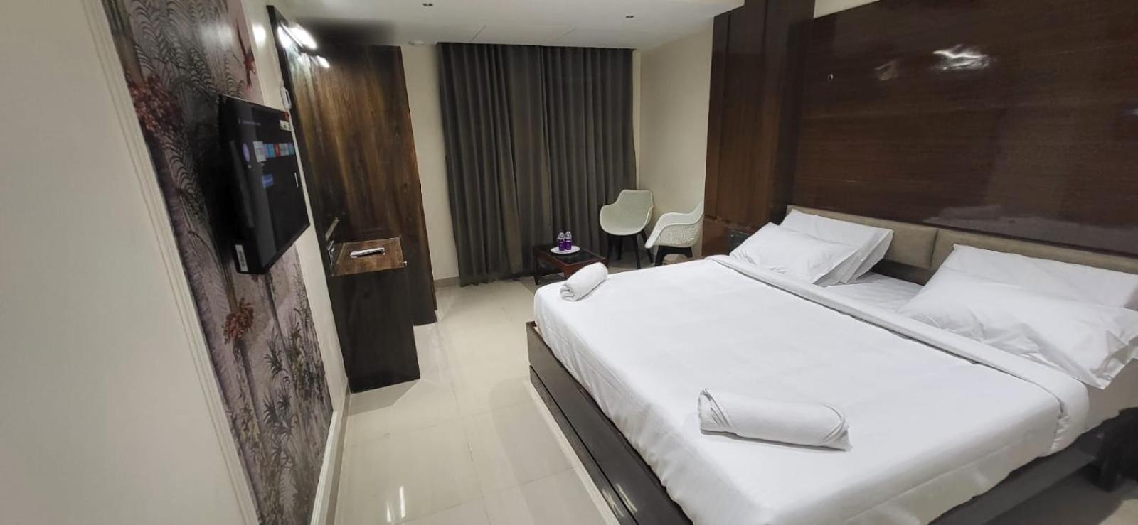 Model Grand Inn Bellary Εξωτερικό φωτογραφία